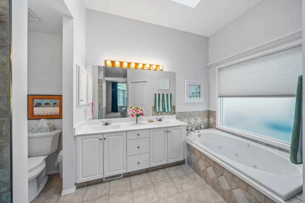 19 Gleneagles View Cochrane AB T4C 1N9