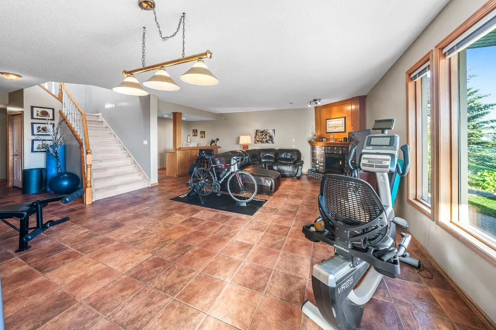 19 Gleneagles View Cochrane AB T4C 1N9