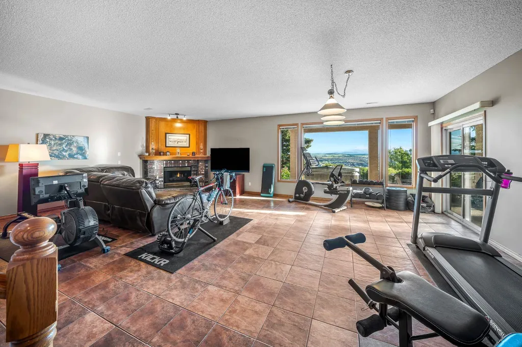19 Gleneagles View Cochrane AB T4C 1N9