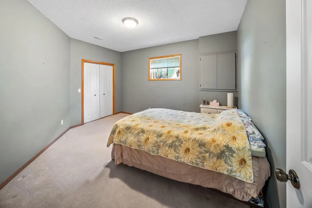 19 Gleneagles View Cochrane AB T4C 1N9