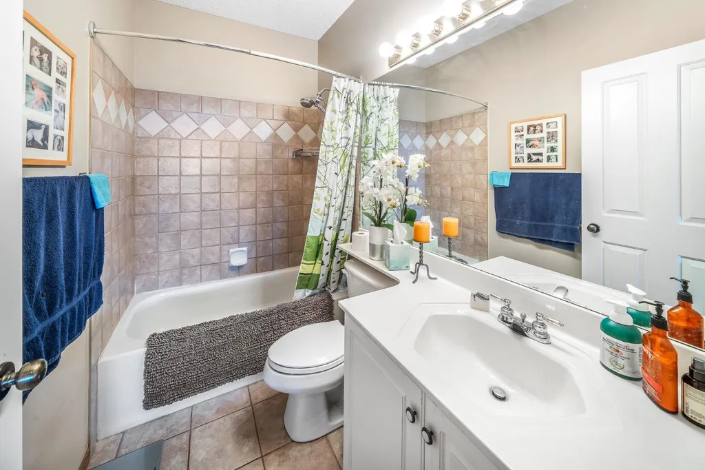 19 Gleneagles View Cochrane AB T4C 1N9