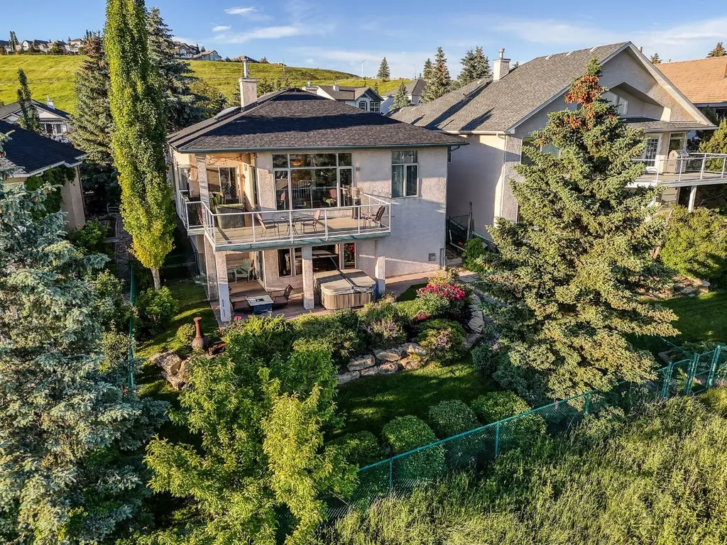 19 Gleneagles View Cochrane AB T4C 1N9