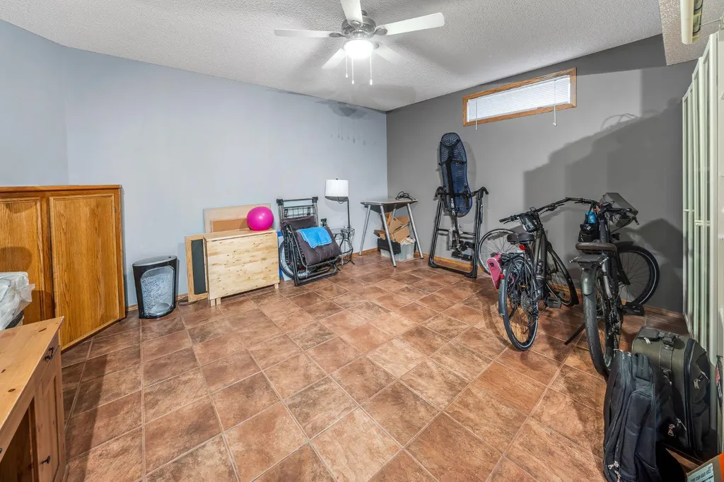 19 Gleneagles View Cochrane AB T4C 1N9
