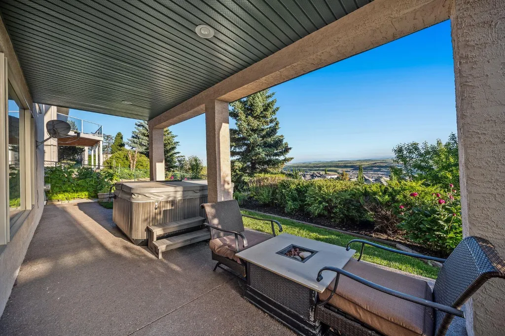 19 Gleneagles View Cochrane AB T4C 1N9