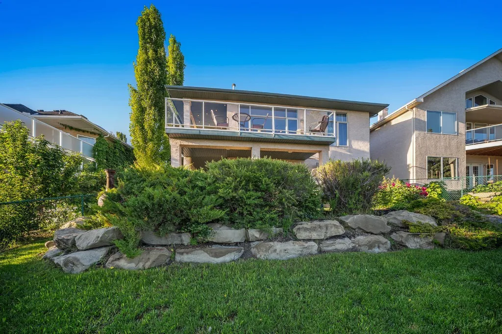 19 Gleneagles View Cochrane AB T4C 1N9