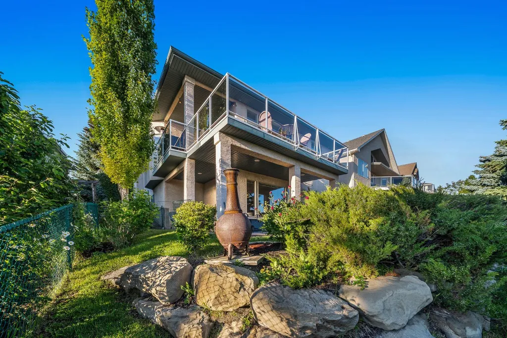 19 Gleneagles View Cochrane AB T4C 1N9