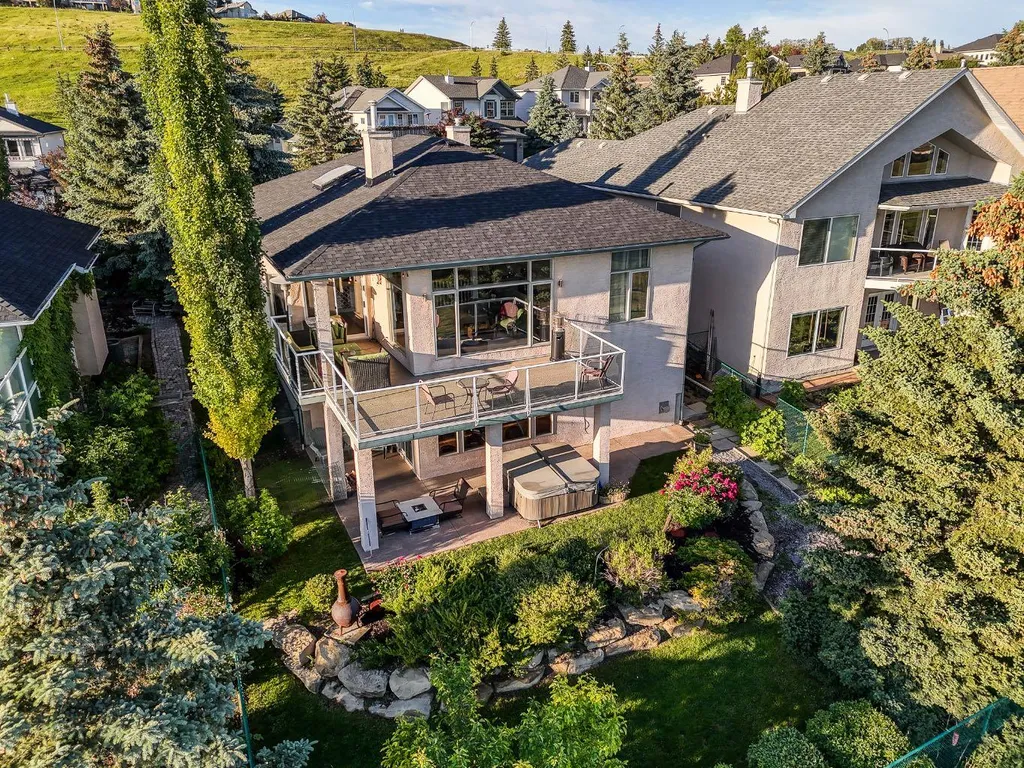 19 Gleneagles View Cochrane AB T4C 1N9