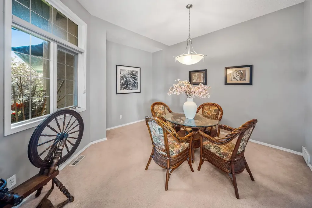 19 Gleneagles View Cochrane AB T4C 1N9