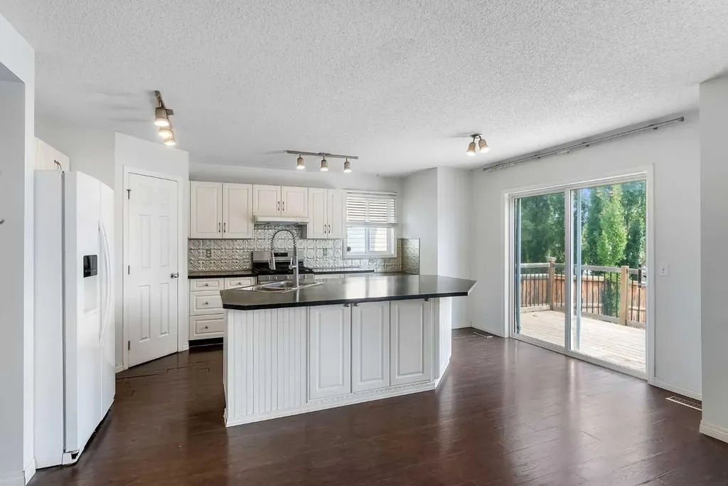 30 Citadel Crest Link NW Calgary AB t3g 4w4