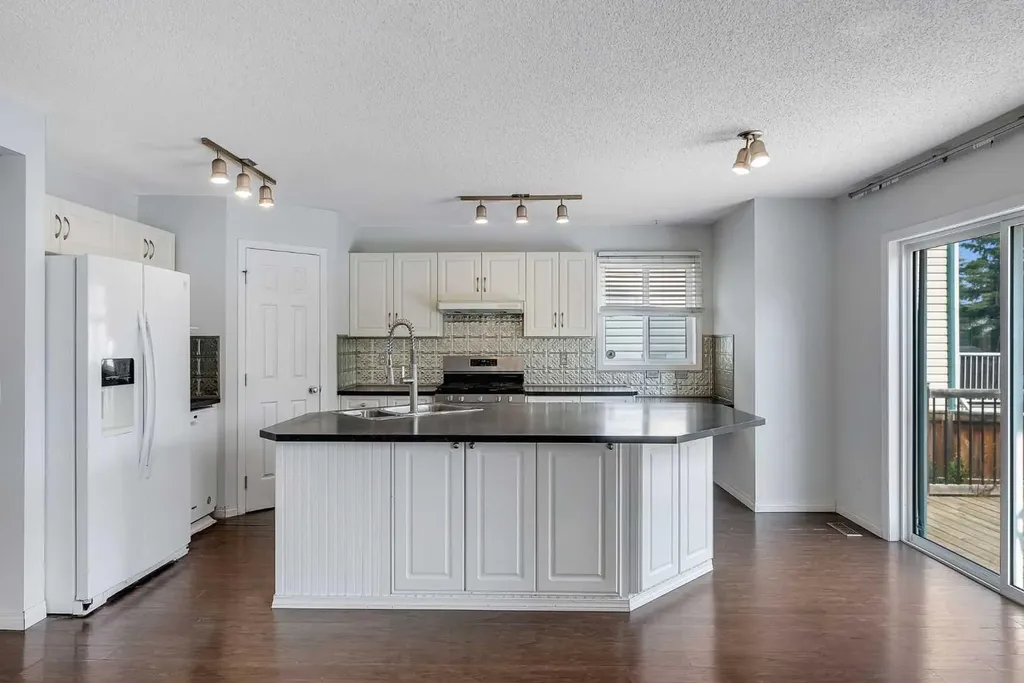 30 Citadel Crest Link NW Calgary AB t3g 4w4