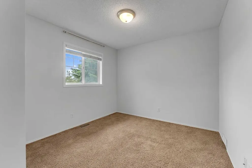 30 Citadel Crest Link NW Calgary AB t3g 4w4