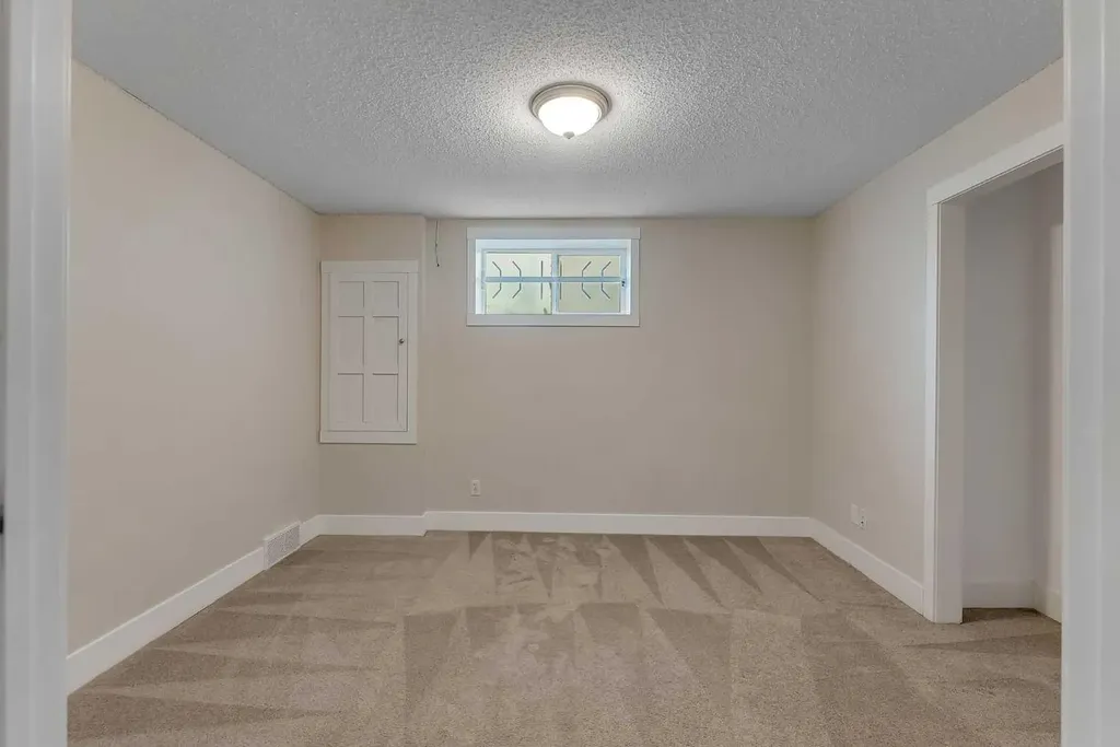 30 Citadel Crest Link NW Calgary AB t3g 4w4