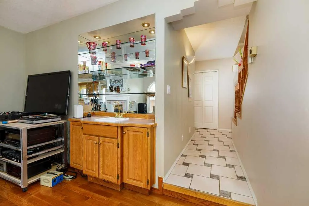 92 Anquetel Street Red Deer AB T4R 2K7
