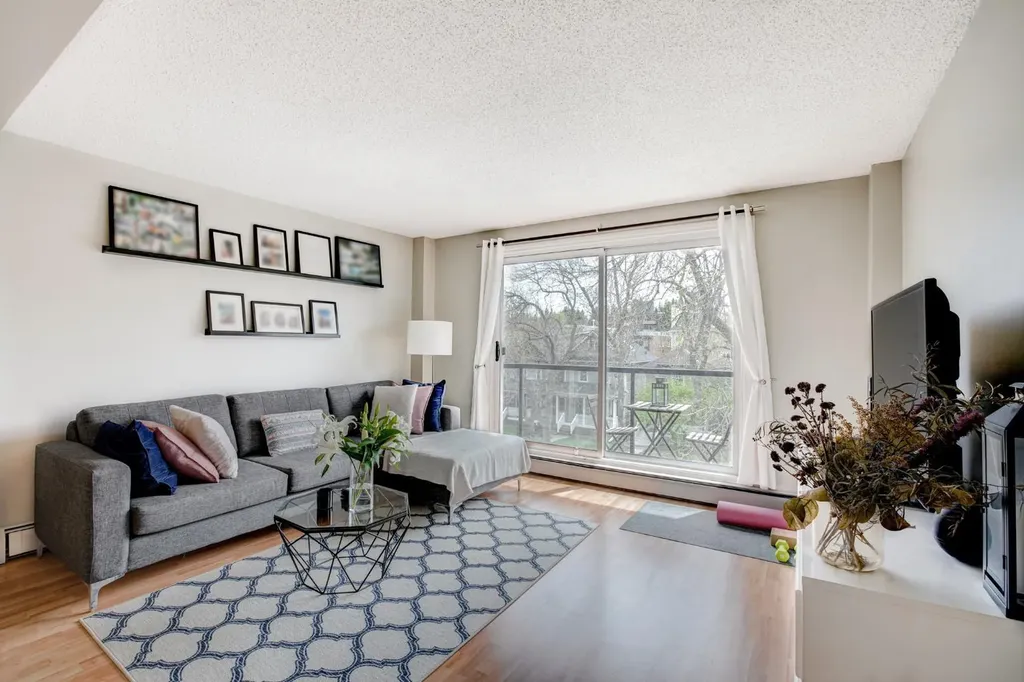 924 18 Avenue SW Calgary AB T2T 0H1