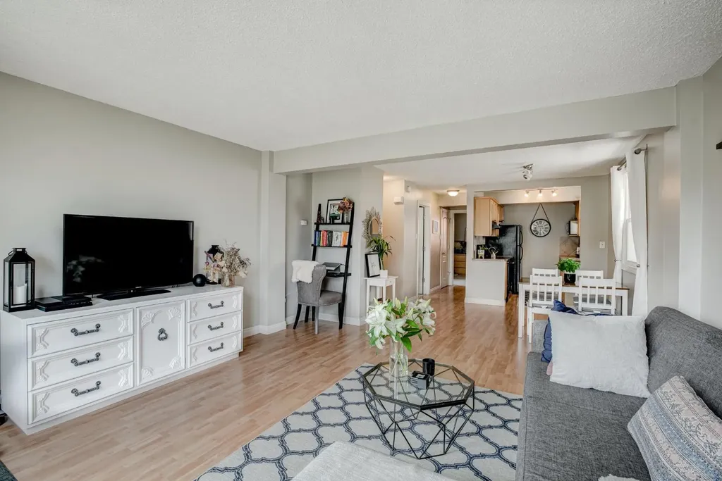 924 18 Avenue SW Calgary AB T2T 0H1