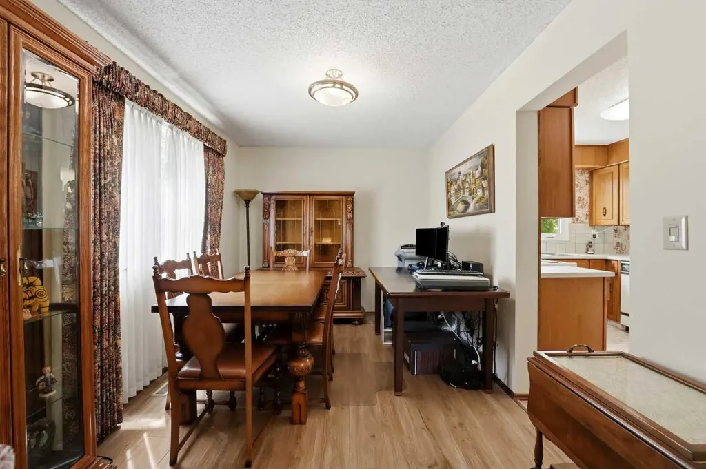 91 Hill Crescent Red Deer AB T4N 6G3