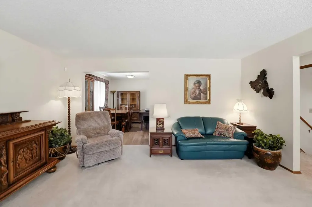 91 Hill Crescent Red Deer AB T4N 6G3