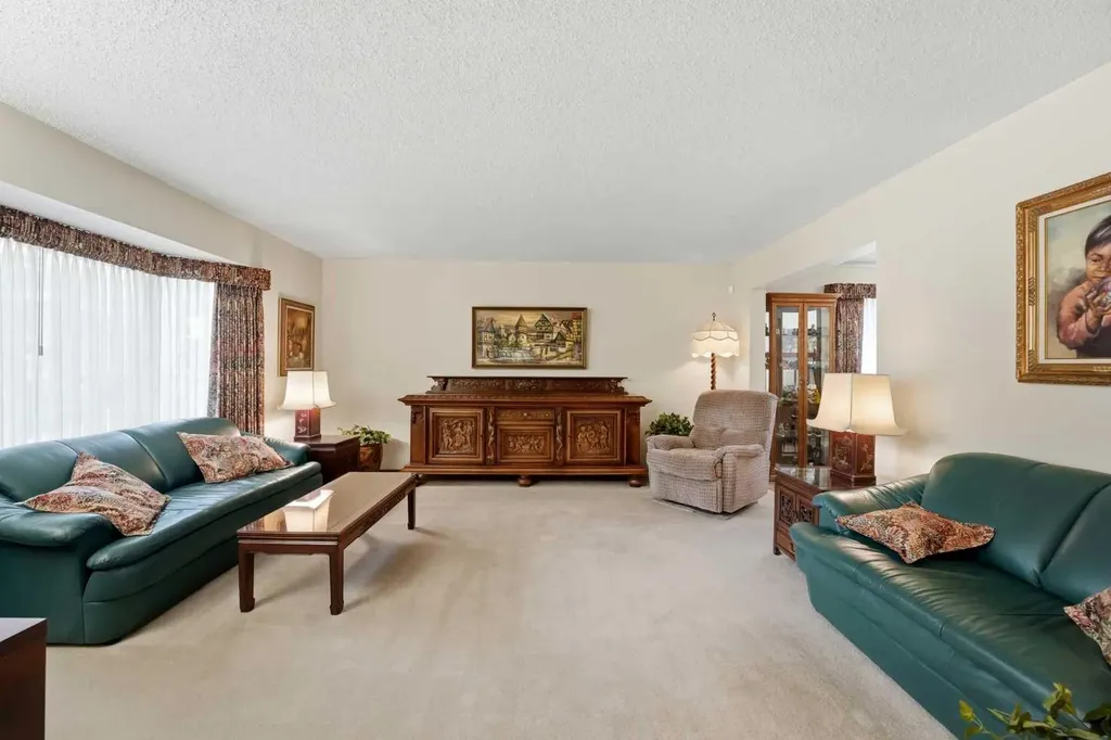 91 Hill Crescent Red Deer AB T4N 6G3