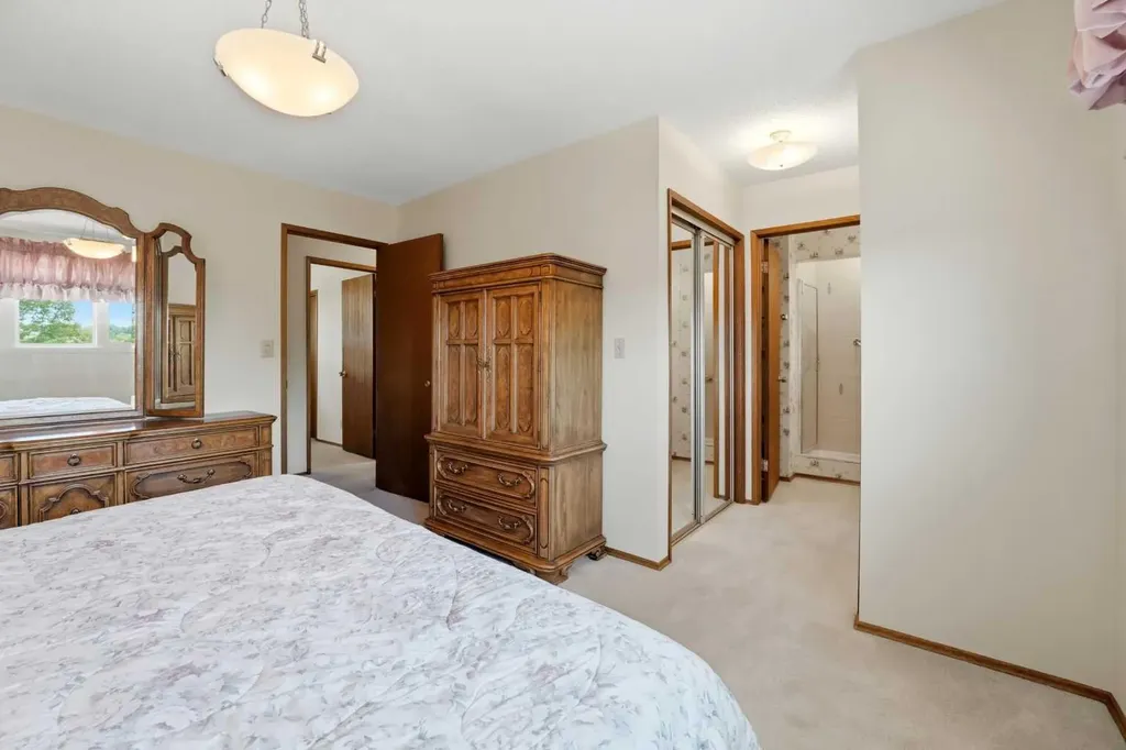 91 Hill Crescent Red Deer AB T4N 6G3