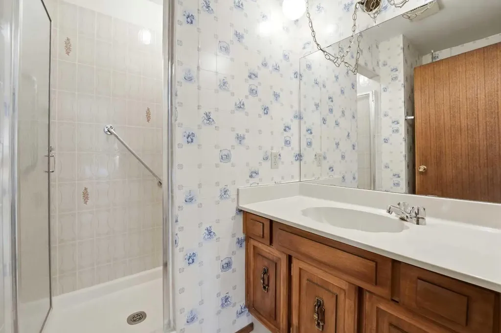 91 Hill Crescent Red Deer AB T4N 6G3