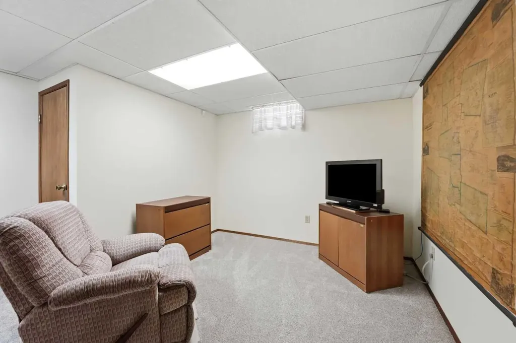 91 Hill Crescent Red Deer AB T4N 6G3