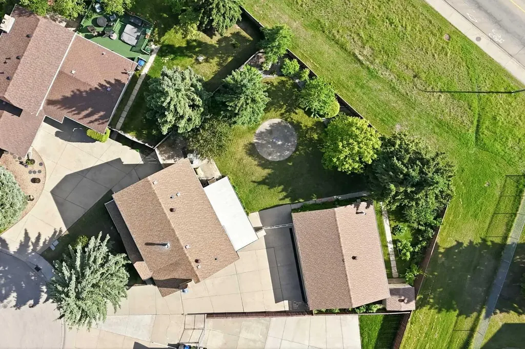 91 Hill Crescent Red Deer AB T4N 6G3