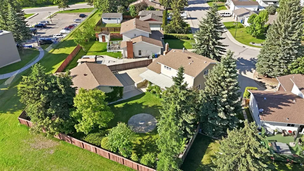 91 Hill Crescent Red Deer AB T4N 6G3