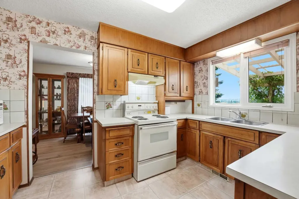 91 Hill Crescent Red Deer AB T4N 6G3