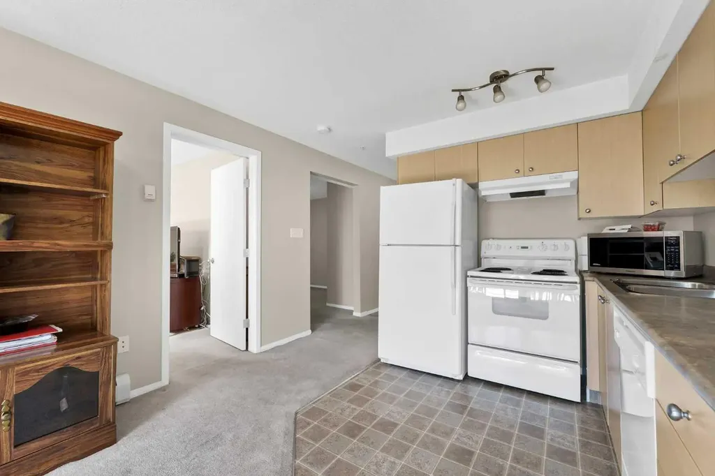 1648 Saamis Drive NW Medicine Hat AB T1C 4X1