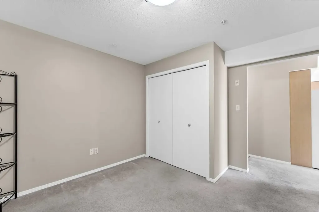 1648 Saamis Drive NW Medicine Hat AB T1C 4X1