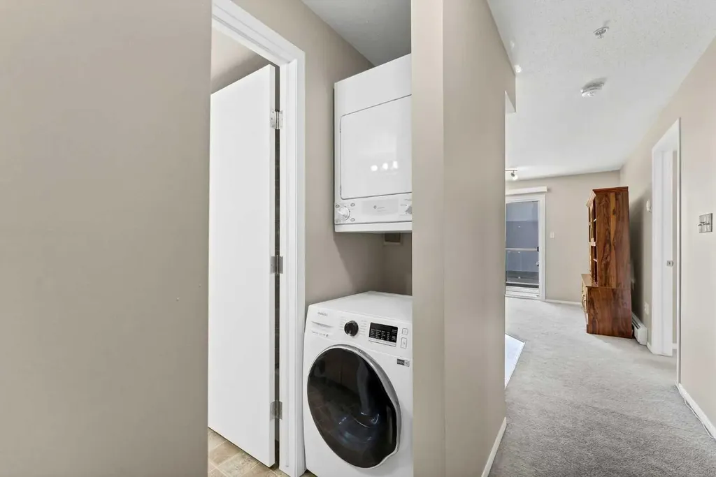 1648 Saamis Drive NW Medicine Hat AB T1C 4X1