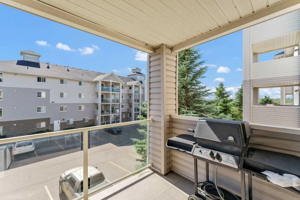 1648 Saamis Drive NW Medicine Hat AB T1C 4X1