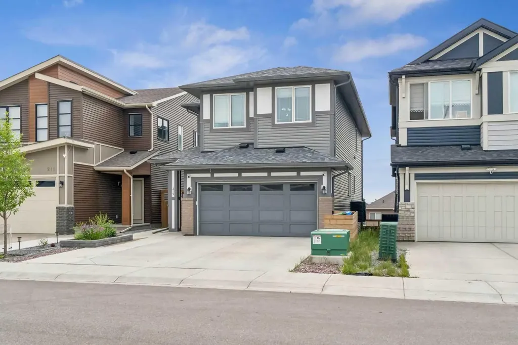 215 Lucas Terrace NW Calgary AB T3P1X3