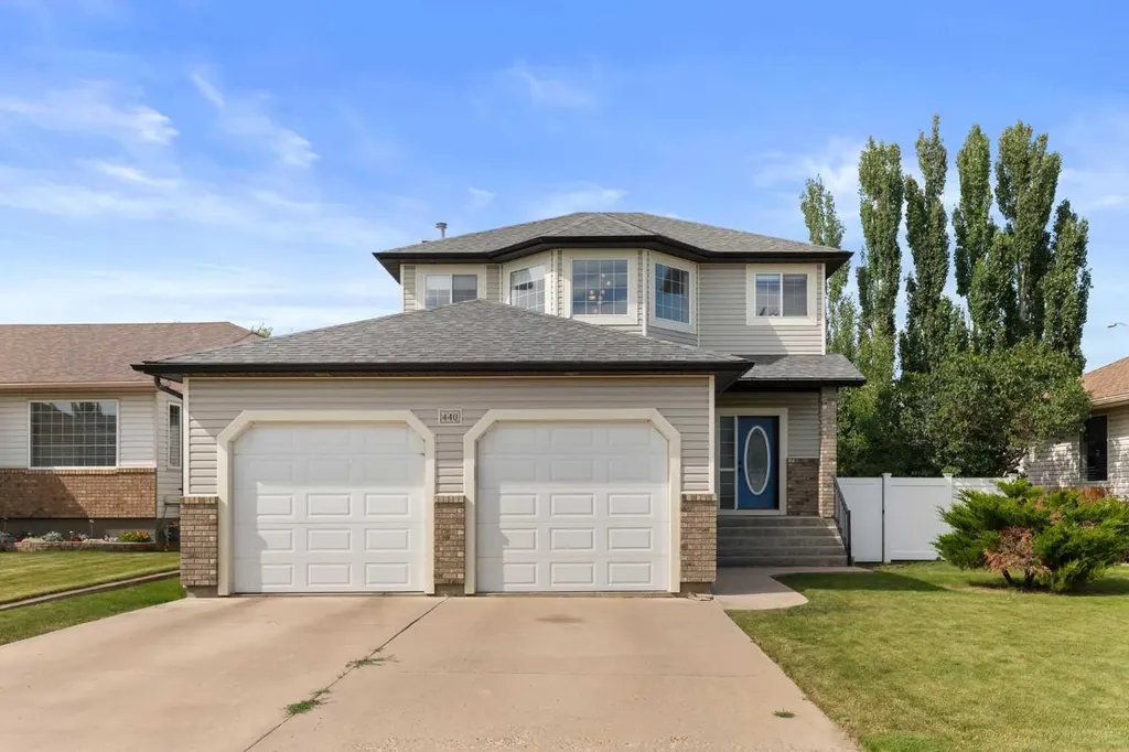440 Spruce Way SE Medicine Hat AB T1B4L5