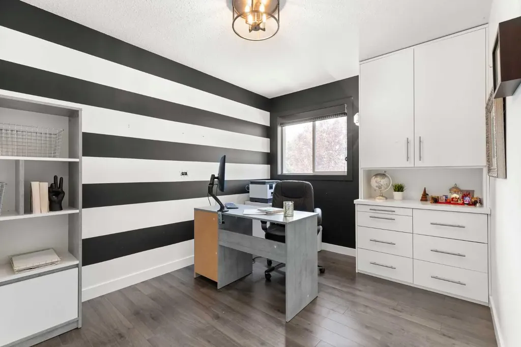 440 Spruce Way SE Medicine Hat AB T1B4L5