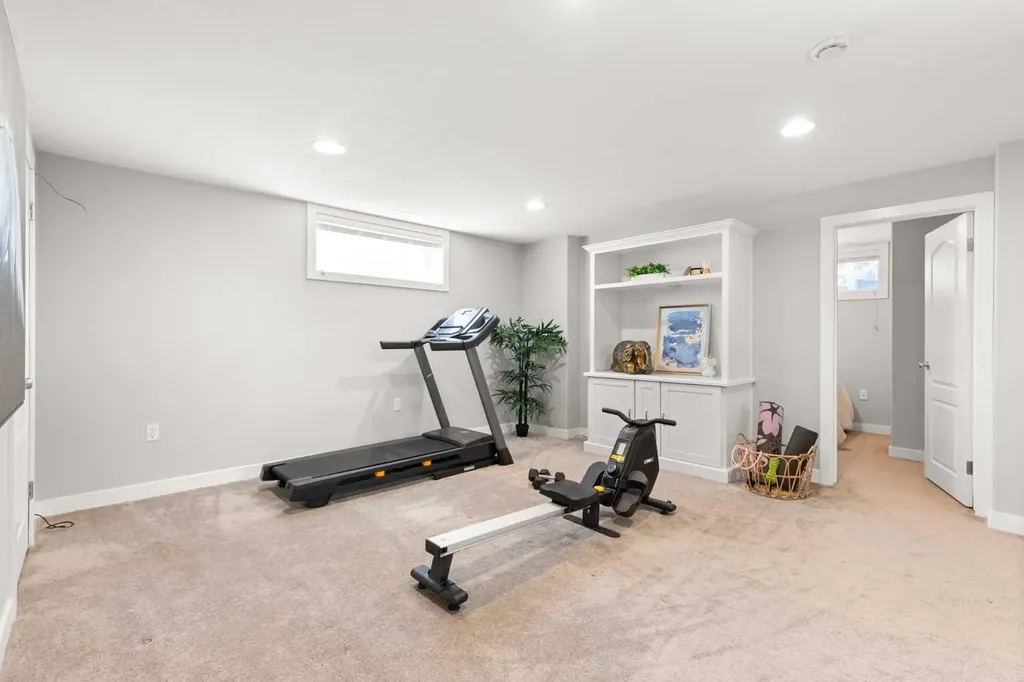 440 Spruce Way SE Medicine Hat AB T1B4L5