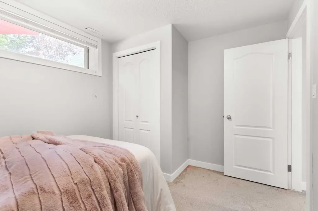 440 Spruce Way SE Medicine Hat AB T1B4L5