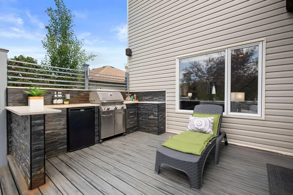 440 Spruce Way SE Medicine Hat AB T1B4L5