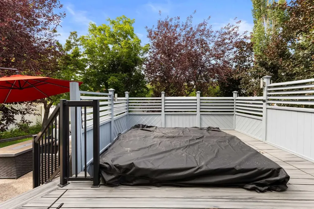 440 Spruce Way SE Medicine Hat AB T1B4L5