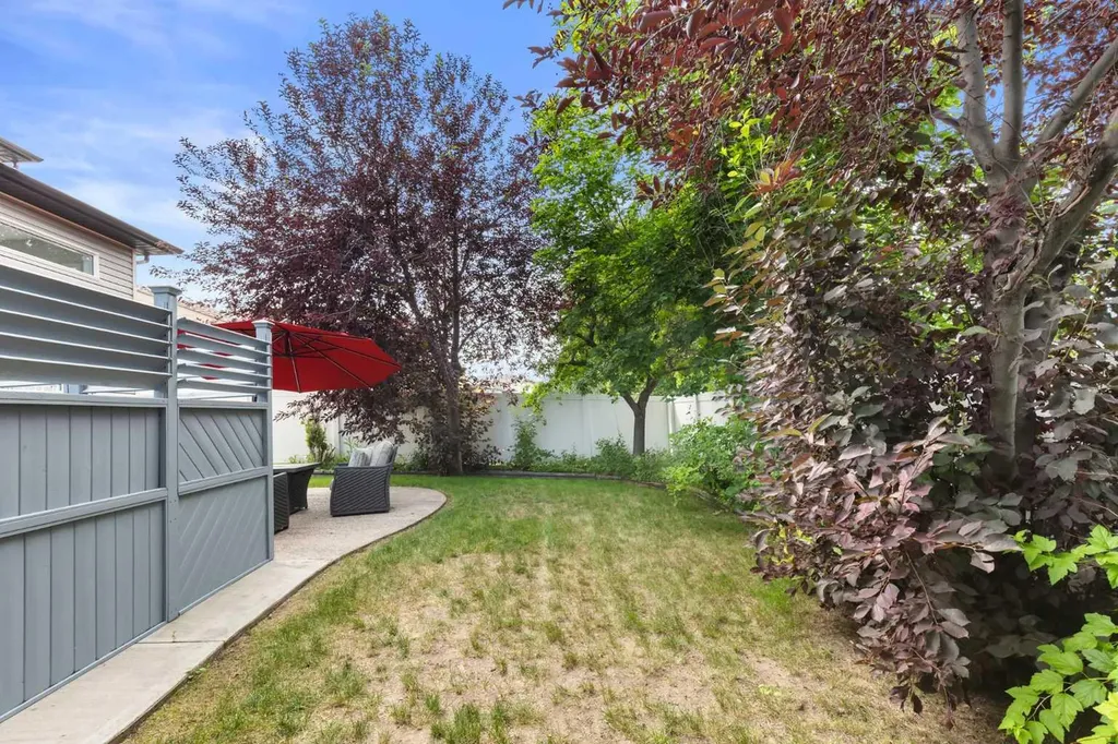 440 Spruce Way SE Medicine Hat AB T1B4L5