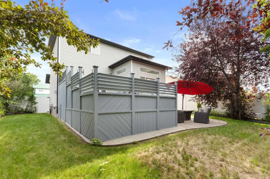 440 Spruce Way SE Medicine Hat AB T1B4L5