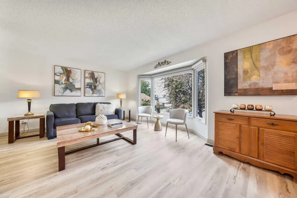40 Silver Ridge Court NW Calgary AB T3B4V5