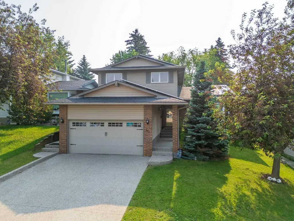 40 Silver Ridge Court NW Calgary AB T3B4V5