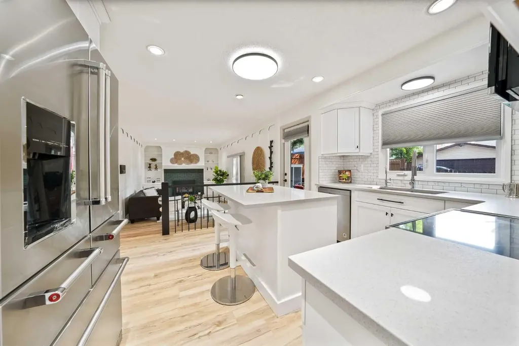 40 Silver Ridge Court NW Calgary AB T3B4V5