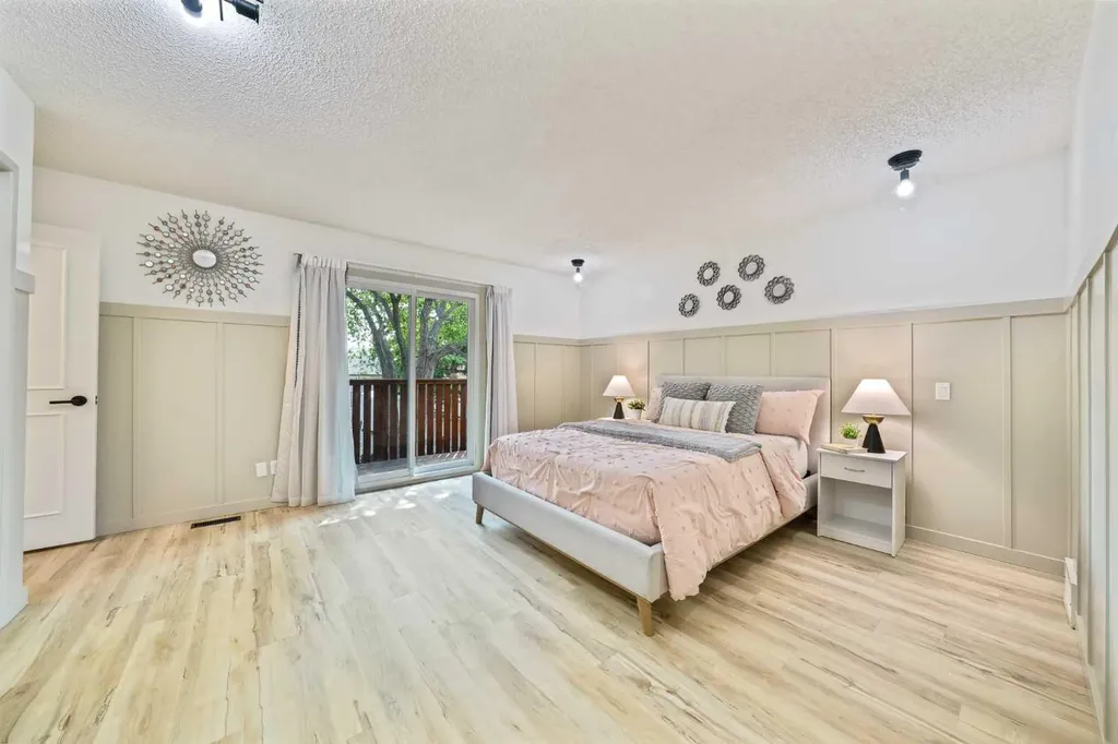 40 Silver Ridge Court NW Calgary AB T3B4V5