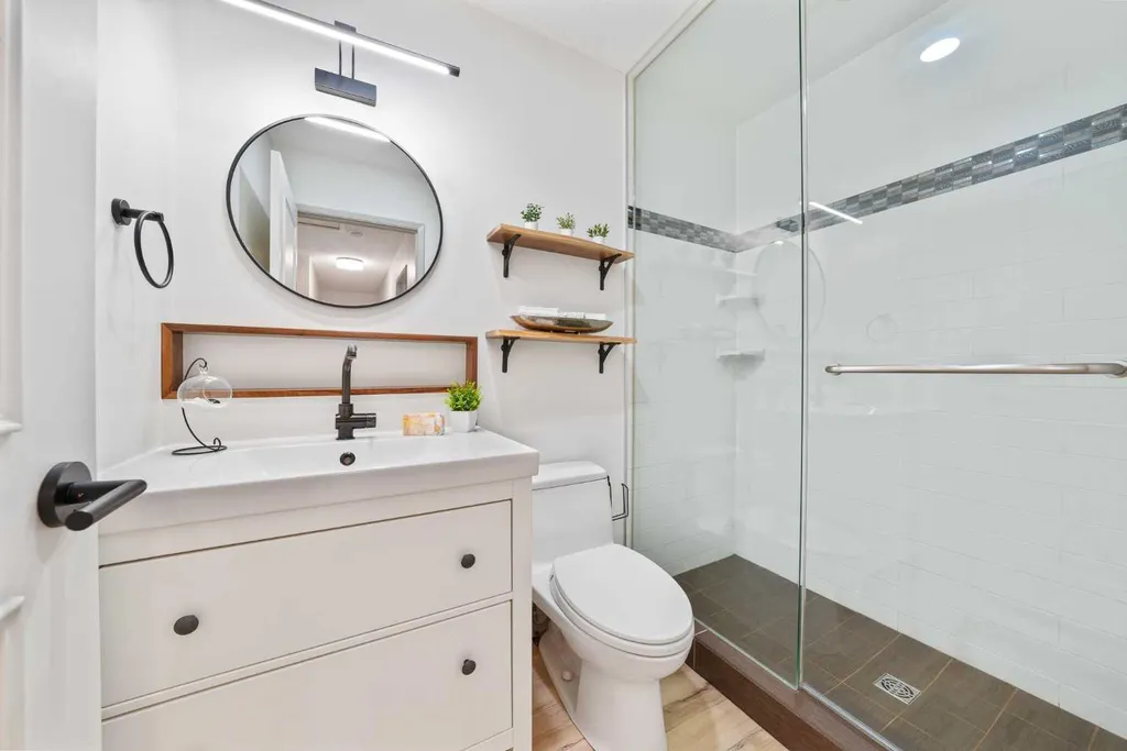 40 Silver Ridge Court NW Calgary AB T3B4V5