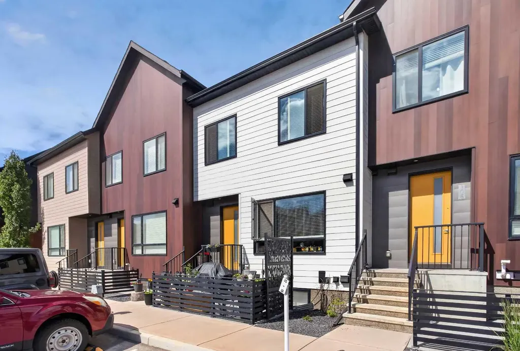 107 Redstone Crescent NE Calgary AB T3N 1M4