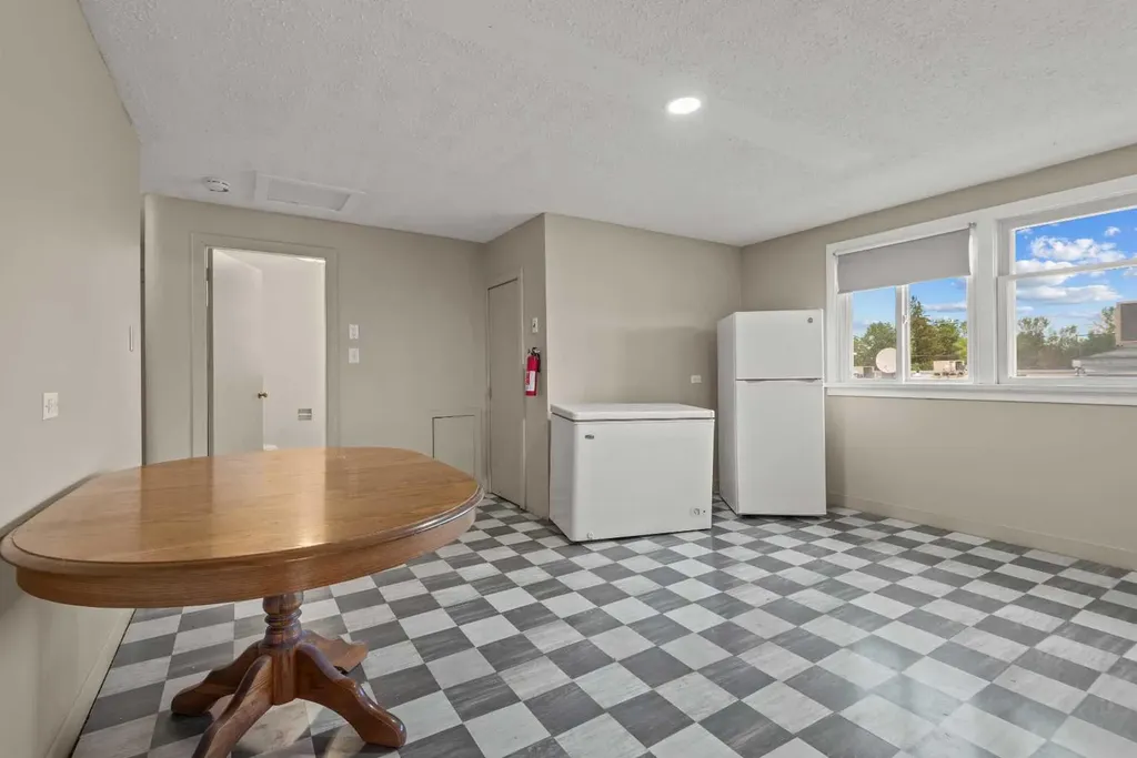 302 6 Avenue NE Three Hills AB T0M2A0