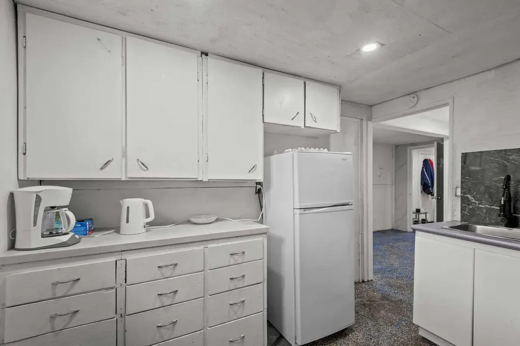 302 6 Avenue NE Three Hills AB T0M2A0