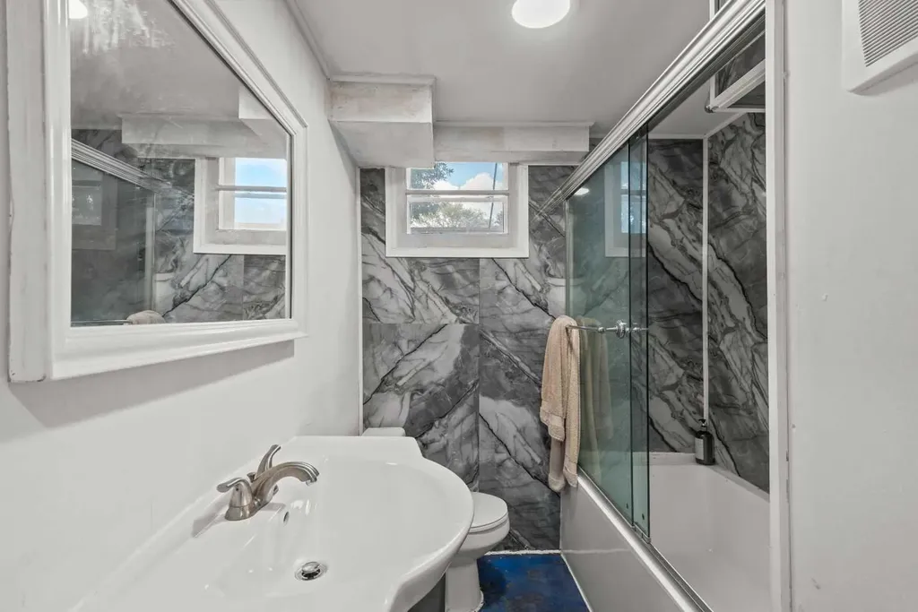 302 6 Avenue NE Three Hills AB T0M2A0